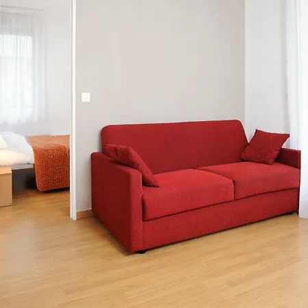 Sejours & Affaires Paris-nanterre Hotel apartamentowy 2*