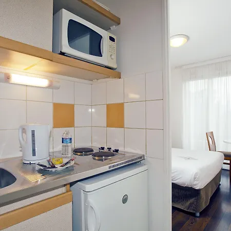 Aparthotel Sejours & Affaires Paris-nanterre 2*