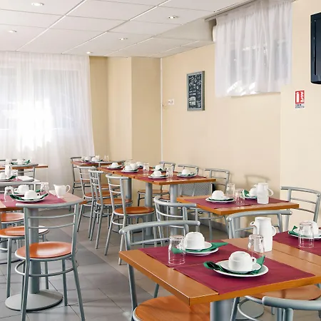 Hotel apartamentowy Sejours & Affaires Paris-nanterre
