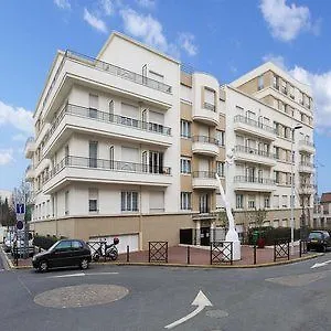 Sejours & Affaires Paris-nanterre 2*